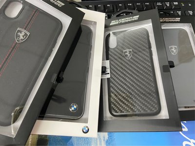 Ferrari iPhone X XS 真皮直紋縫線背蓋手機殼-黑色 多款可選擇 碳纖背蓋 鋁鎂刷紋背蓋(黑色)