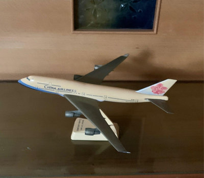 早期收藏。華航波音747-400模型飛機。