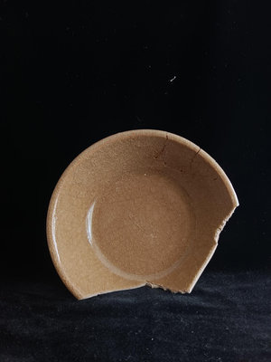 【二手】所謂米黃釉瓷是指其釉色尤如炒熟之米色。在古代南北方瓷窯生產的 瓷器 擺件 舊藏 【古董店】-3881