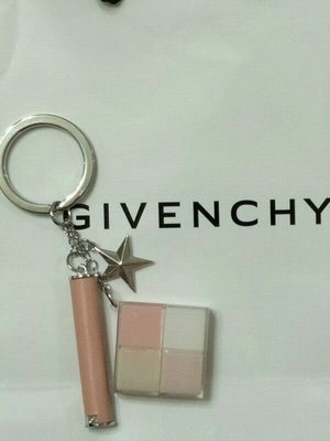 GIVENCHY 紀梵希2018粉色經典時尚鑰匙圈，(專櫃商品）。