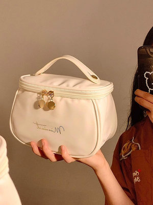 高級感手提皮質化妝包女便攜大容量旅行收納包2023新款防水洗漱包