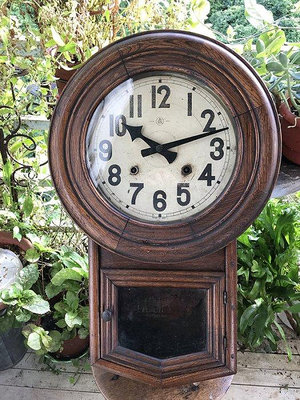 A      老時鐘 上發條時鐘 擺鐘 時鐘      動力: 上發條       老件有使用痕跡     品項如圖      完美者勿標