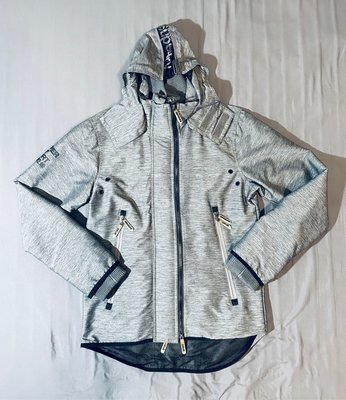 《二手》 SuperDry 極度乾燥風衣外套，國外款式，3M反光，灰色 M