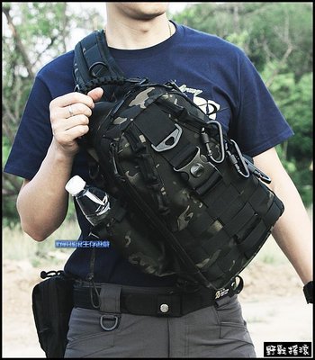 【野戰搖滾-生存遊戲】灰狐多功能戰術背包【Multicam Black】黑色多地形暗夜迷彩側背包胸掛包後背包相機包單肩包
