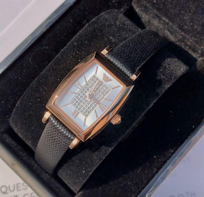 EMPORIO ARMANI 鑲水晶 長方形錶盤 黑色皮革錶帶 石英 女士手錶 AR11408