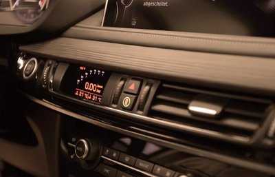 AWRON 原廠 Performance Display 資訊數據 顯示系統 For BMW F16 X6