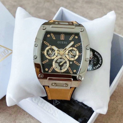 GUESS Phoenix 酒桶型黑色面錶盤 米黃色皮革+矽膠錶帶 石英 男士手錶 GW0202G3
