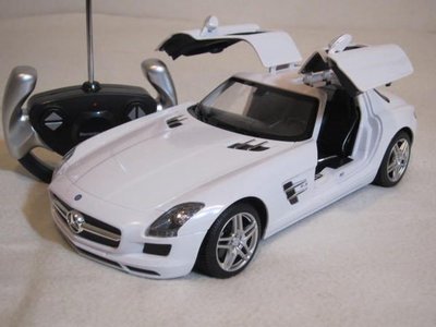 【KENTIM 玩具城】1:14賓士Mercedes BENZ SLS AMG(門可開) 白色擬真烤漆原廠授權RASTAR遙控車