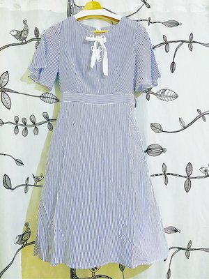 全新 專櫃品牌SO NICE  女裝 春夏系列 短袖 直條紋 顯瘦 透氣 舒適 連身裙 洋裝 S號藍色