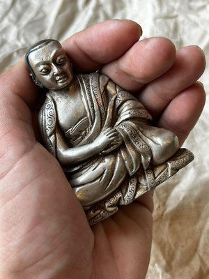 【二手】 尼泊爾純銀老佛像上師像高約6.5cm尼泊爾純銀鎏金佛像167 藏傳 佛像 唐卡【南庭玉】