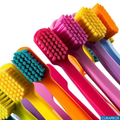 瑞士Curaprox Colorful超軟牙刷 牙刷中的愛馬仕 瑞士Curaprox Colorful超軟牙刷 五隻以上可九折