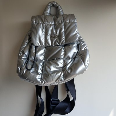 【已更新說明】【全新】DKNY銀色空氣感迷你後背包