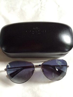 【芝加哥美國代購 】COACH L915 抗UV太陽眼鏡 墨鏡 銀色框深藍C logo邊(含運2850)