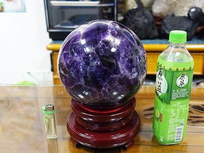 §能量礦石§ 少見大尺寸 紫水晶球 重8150g 直徑181.4mm 附球座
