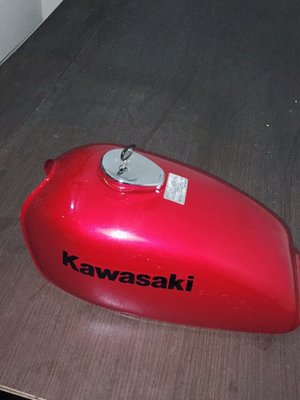 日本 KAWASAKI 250TR 紅色油箱/品相良好/老車越野車重型機車零件/新竹市可自取