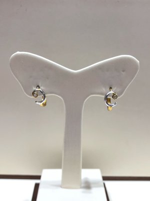 雙色K金耳環，簡易扣耳針款式，簡單耐看款式適合平時配戴，超值優惠價2680
