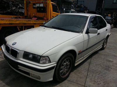 報廢車 零件車 -- BMW 寶馬 E36 316IA 零件拆賣