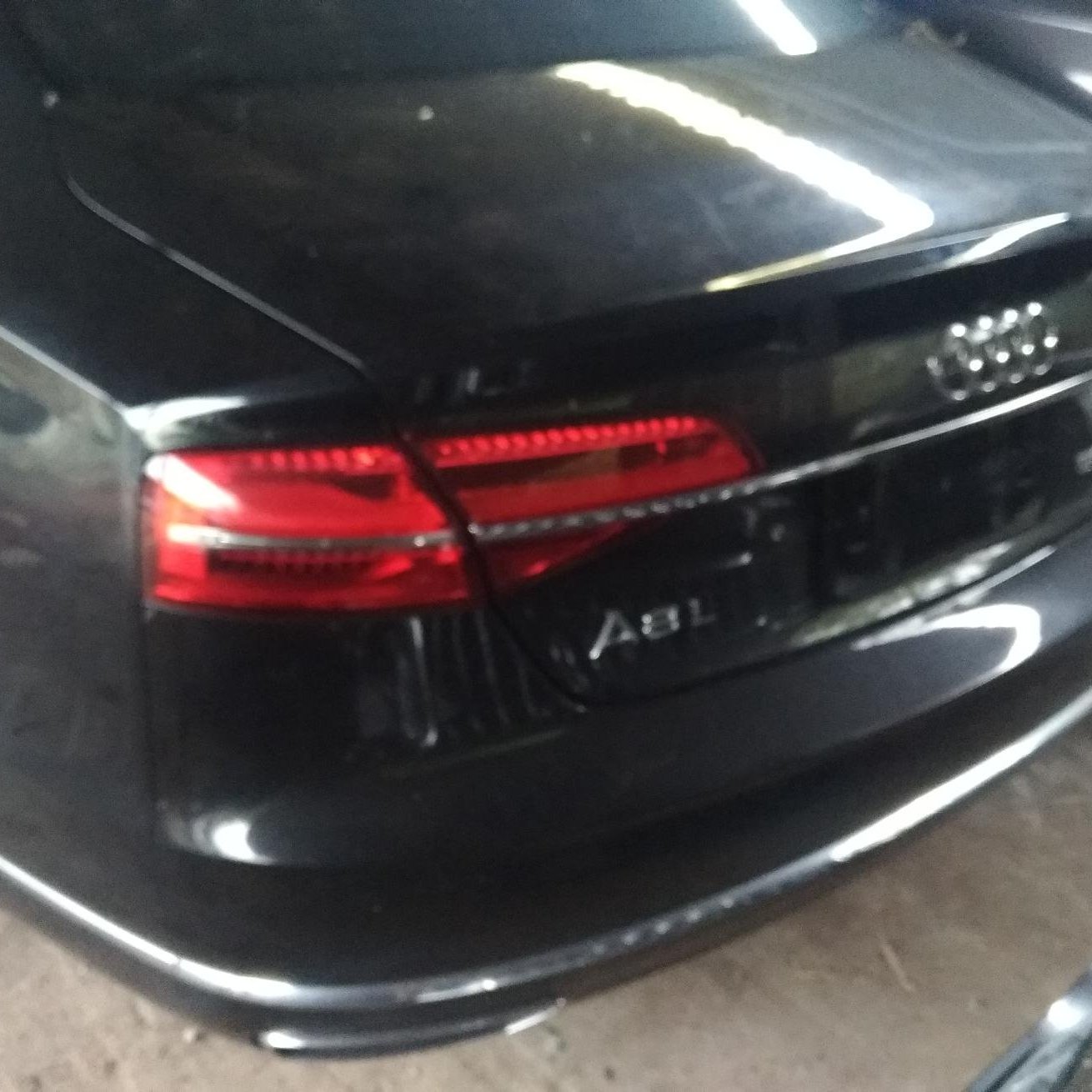 15年audi A8 50tfsi 零件車 報廢車全車拆賣 Yahoo奇摩拍賣