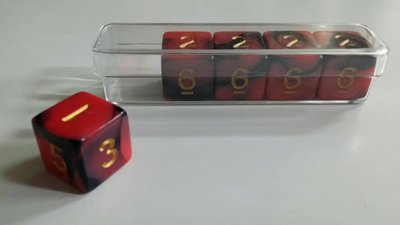 【雙子星】骰子 6面 盒裝5顆(紅黑双色) 適用 桌遊 地產大亨 駱駝大賽 故事骰 VERFLIXXT 糟了個糕