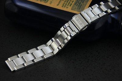 艾曼達精品~CK簡約風格超值美型12mm前衛現代感簡約款不鏽鋼製錶帶,双按式不鏽鋼製單折扣casio