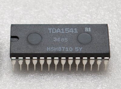 PHILIPS TDA1541  DAC D/A 晶片 ( 1541 )
