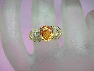 (雲凱珠寶部落格)1.83克拉天然黃寶石戒指，錫蘭黃寶石，鑽石1.4克拉
