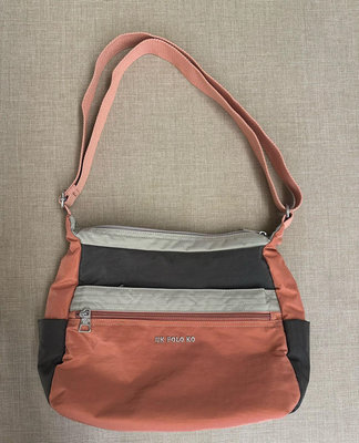 （全新）UK POLO KO橘色多層多口袋斜背包，旅行包，出國隨身包