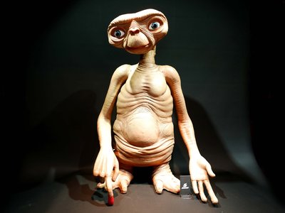 參號倉庫 預購 Q1 NECA 1:1 E.T. ET 外星人 電影 道具 複製雕像 90CM 再販 7/20