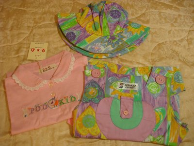 全新兩套時尚品牌童裝日本設計baby POD collection粉色棉T百貨專櫃品牌連身短褲套裝過年新衣新生賀禮