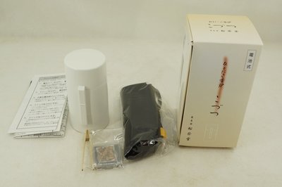 松榮堂攜帶型電池式電子薰香爐(白色或黑色擇一)+耗材(發熱絲一個).日本製,薰香不會有塑膠味.