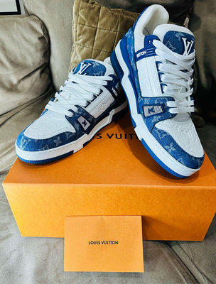 全新 賠售 Louis vuitton Trainer Sneaker 運動鞋 LV 牛仔藍色 黃金Size9號