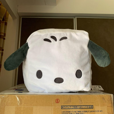 ❤Lika小舖❤全新現貨日本帶回 正版三麗鷗玩偶布偶娃娃 方形骰子造型帕恰狗靠枕抱枕