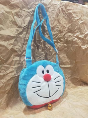 牛牛ㄉ媽*日本進口正版商品㊣哆啦A夢側背包 Doraemon 小叮噹拉鍊斜背包 兒童隨身包 可裝紅包 大臉造型款