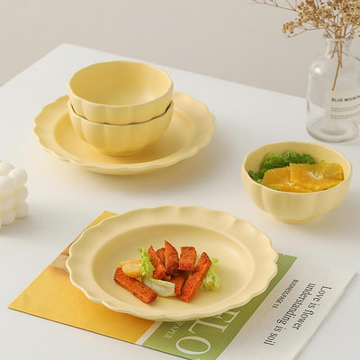 ins風陶瓷盤子復古花邊奶油色西餐盤餐具餐廳陶瓷盤子簡約圓盤