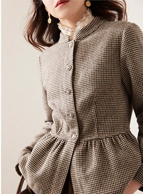 歐美 PB 新款 精緻優雅 色織千鳥格紋 羊毛呢料 高顏值立領長袖小裙擺 短版小外套 兩色 (Q722)