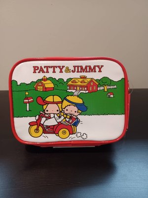 Patty & Jimmy 三麗鷗  ♥日本正品♥  騎車圖案  拼接PVC防水  萬用四方包