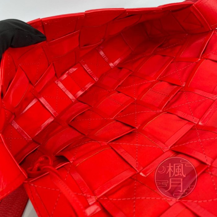 BRAND楓月 Bottega Veneta BV CASSETTE 亮紅色 經典編織卡帶包 肩背包 亮面 斜背包