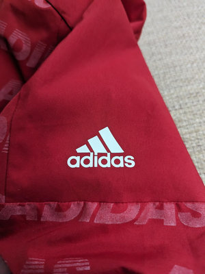 adidas 女生紅色運動風衣外套 小朋友風衣外套
