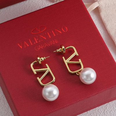 Valentino范倫鐵諾字母垂墜珍珠耳環 代購