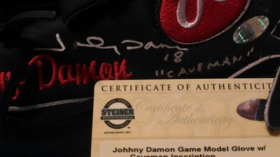 克里夫蘭印地安人隊時期 Johnny Damon 親筆簽名實戰型手套