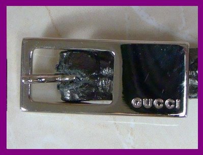 精品大師-GUCCI-銀框針扣黑色鱷魚皮細版皮帶/手鍊/背帶/市價2萬-極新真品