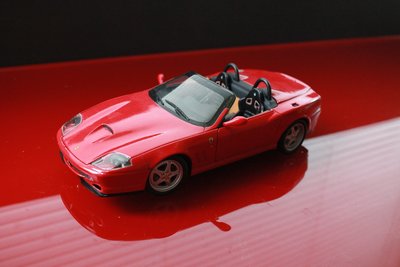 1/18 Ferrari 550 Barchetta Hot Wheels 模型車