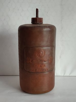 企業商標 [統一工業] 電池水 （空塑膠罐）