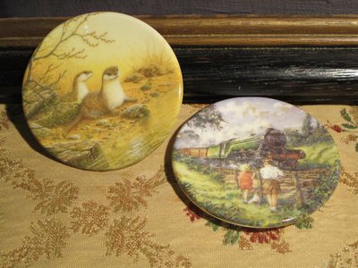 歐洲古物時尚雜貨 小圓碟 動物 火車 人物 小瓷盤畫  茶包碟 擺飾品  一組2件