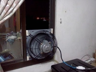 [多元化風扇風鼓]強制把室內熱氣 油煙抽出去 負壓型排風扇 12吋  53*53cm