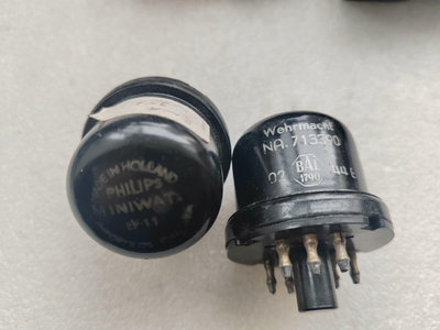 飛利浦電子管 EF11 兩支 （B5） 測值良好 120一77522