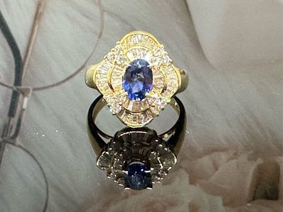 國際精品當舖 藍寶主石：90分 配鑽約100t 黃K鑽石豪華鑽戒。12.5號圍 （A6230-3)