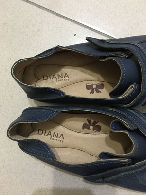 二手近全新專櫃DIANA 藍色皮革休閒鞋/真皮橡膠底防滑皮鞋25.5號寬楦娃娃鞋，台北可面交
