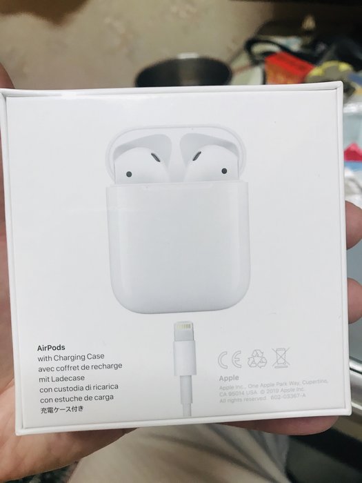 世界の人気ブランド AirPods エアポッズ ワイヤレス充電ケース 第二