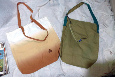 買一送一outdoor 環保單肩揹袋 文青帆布袋(便當袋/環保購物袋)墨綠色 單個提把提揹袋含拉鍊小物零錢包(Uniqlo 無印良品 Porter參考)